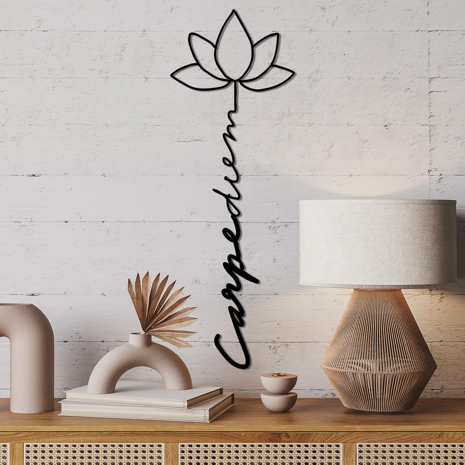 Entdecken Sie die elegante Wanddeko "Carpe Diem 4" von Wallity. Aus robustem Metall, perfekt für jeden Raum und Stil.