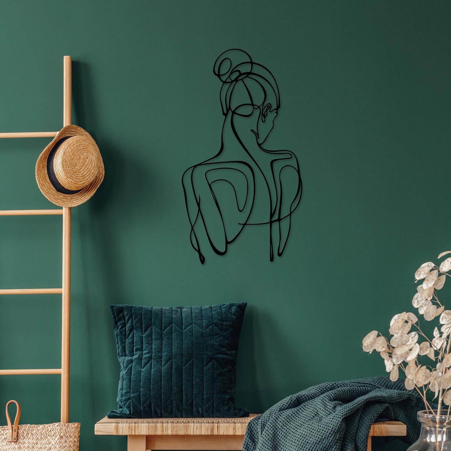 Verleihen Sie Ihrem Raum mit der Sorella Wanddeko in Schwarz von Wallity einen Hauch von Eleganz. Hochwertiges Metall, mühelose Montage!