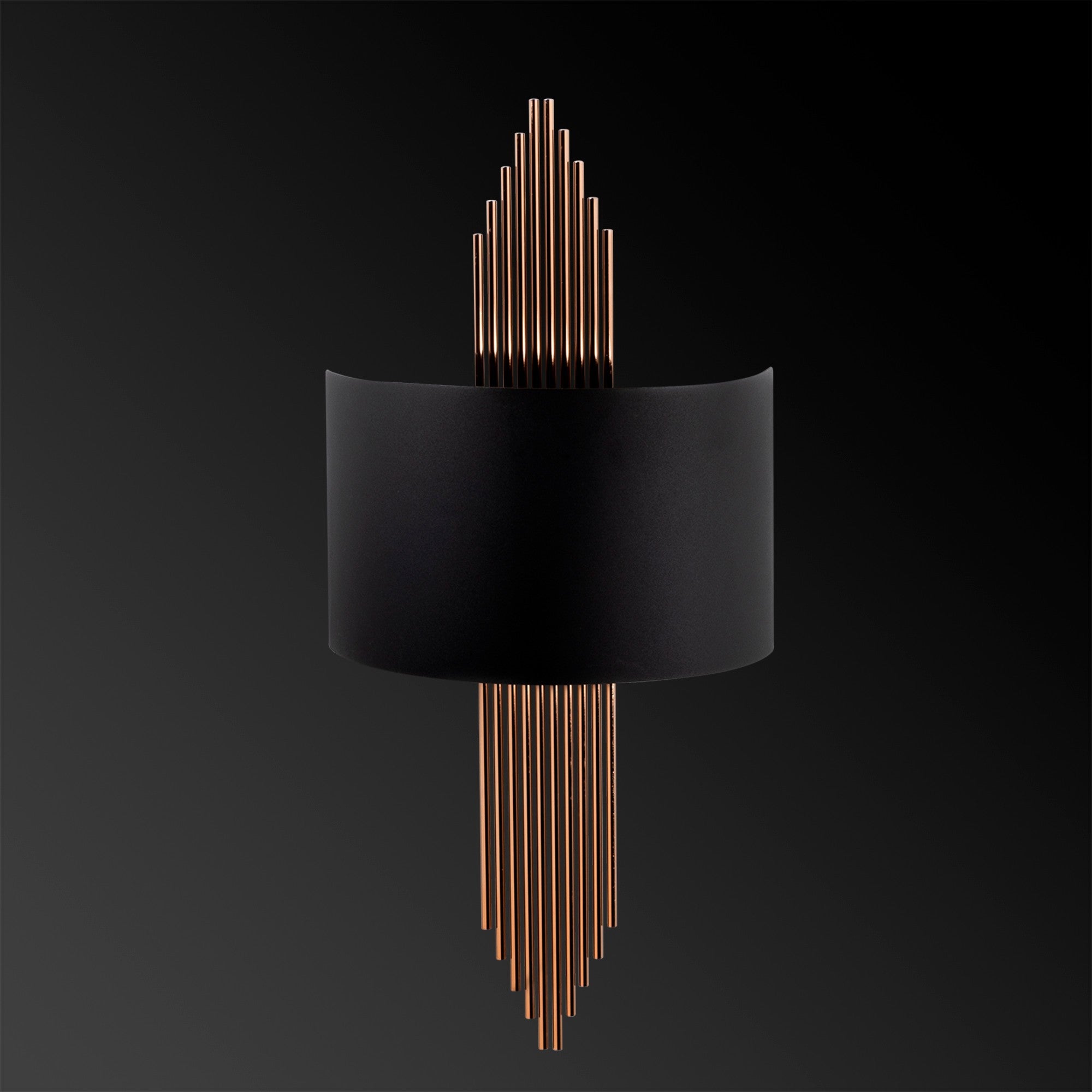 Erleben Sie die 617 Wandleuchte von Opviq in edlem Schwarz und Kupfer. Diese moderne Lampe verleiht Ihrem Zuhause einen Hauch von Luxus und schafft eine einladende Atmosphäre.