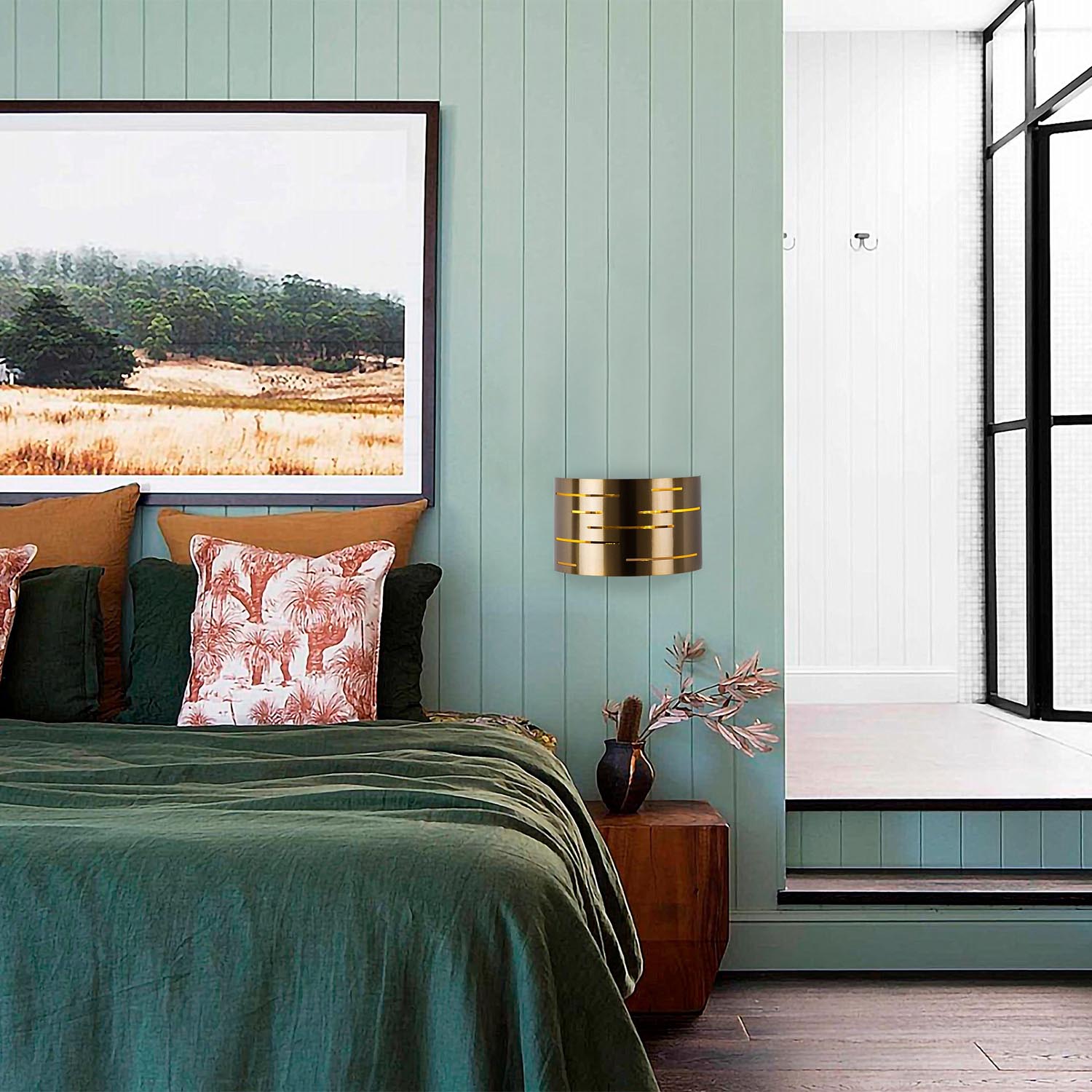 Entdecken Sie die 629 Vintage-Wandleuchte von Opviq – eine stilvolle Ergänzung für Ihr Zuhause, die Eleganz und Gemütlichkeit vereint.