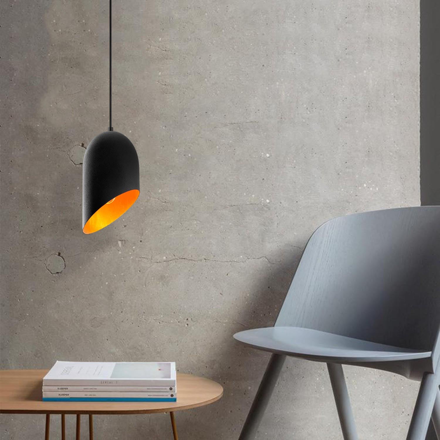 Entdecken Sie die Kesik Pendelleuchte in Schwarz Gold von Opviq – ein elegantes Design-Highlight für Ihr Zuhause, das Stil und Funktionalität vereint.