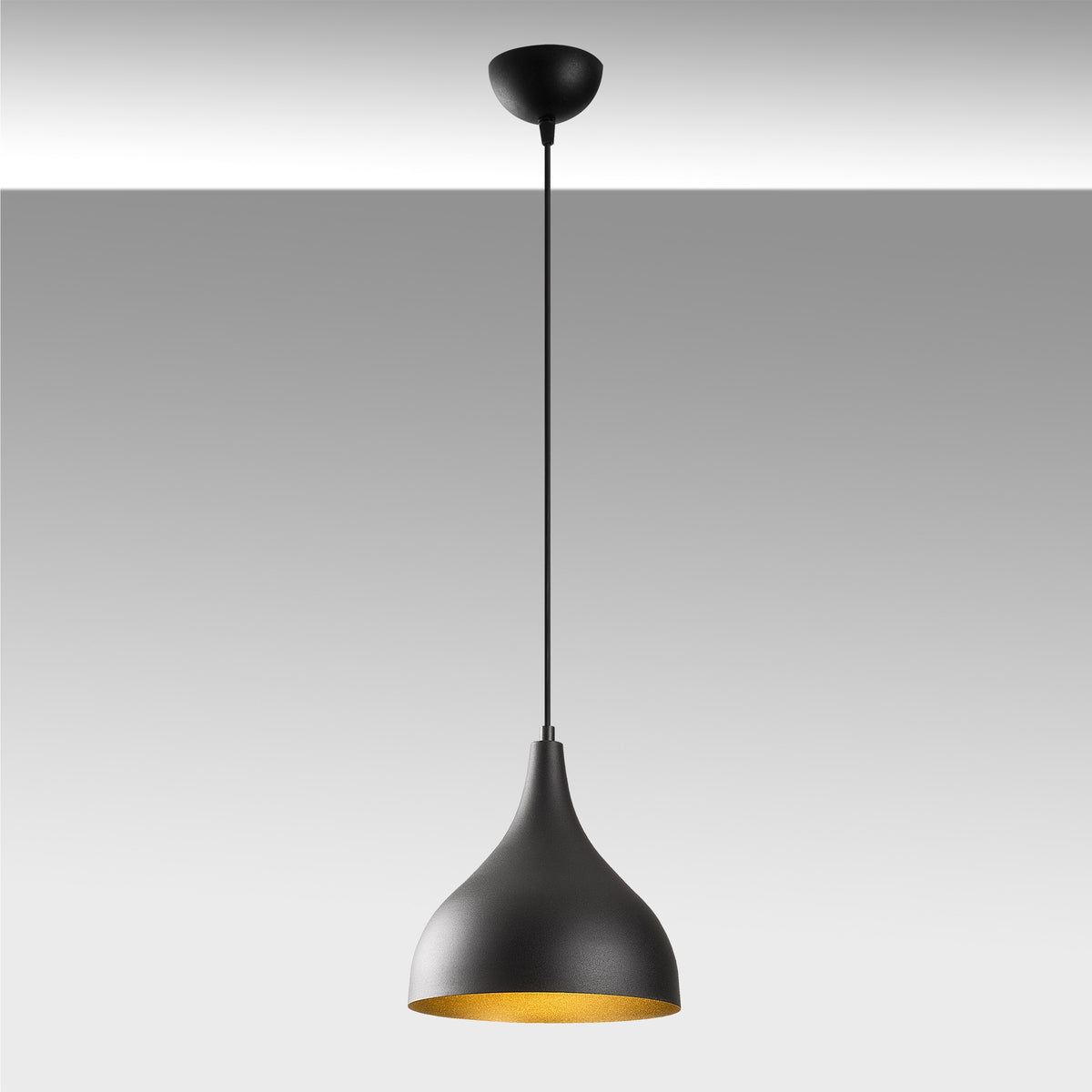 Sağlam Pendellampe - Schwarz Gold in Schwarz Gold präsentiert im Onlineshop von KAQTU Design AG. Pendelleuchte ist von Opviq