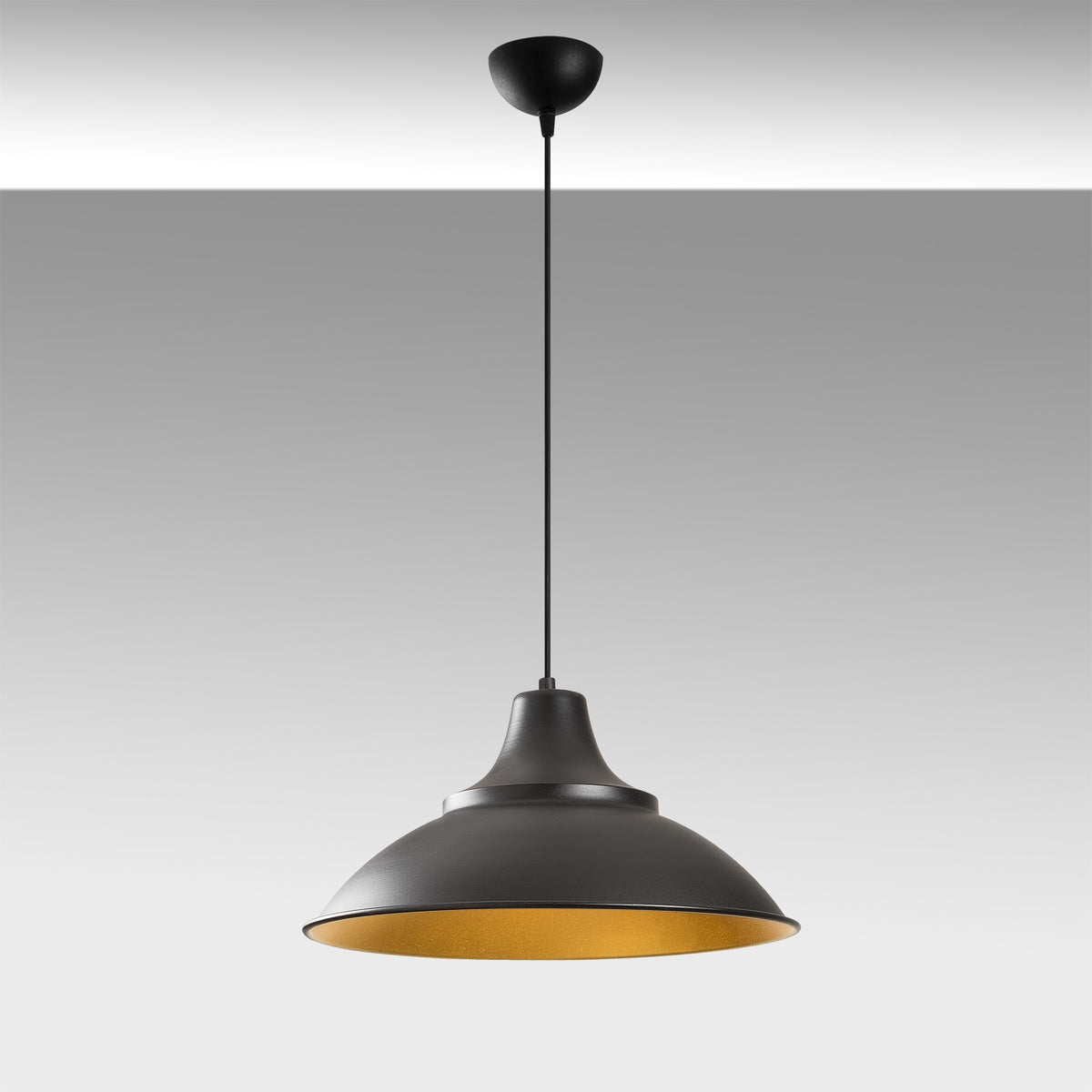 Sağlam Pendellampe - Schwarz Gold in Schwarz Gold präsentiert im Onlineshop von KAQTU Design AG. Pendelleuchte ist von Opviq