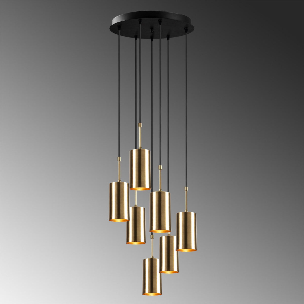 Kem Pendellampe - Gold
Schwarz in Gold / Schwarz präsentiert im Onlineshop von KAQTU Design AG. Pendelleuchte ist von Opviq