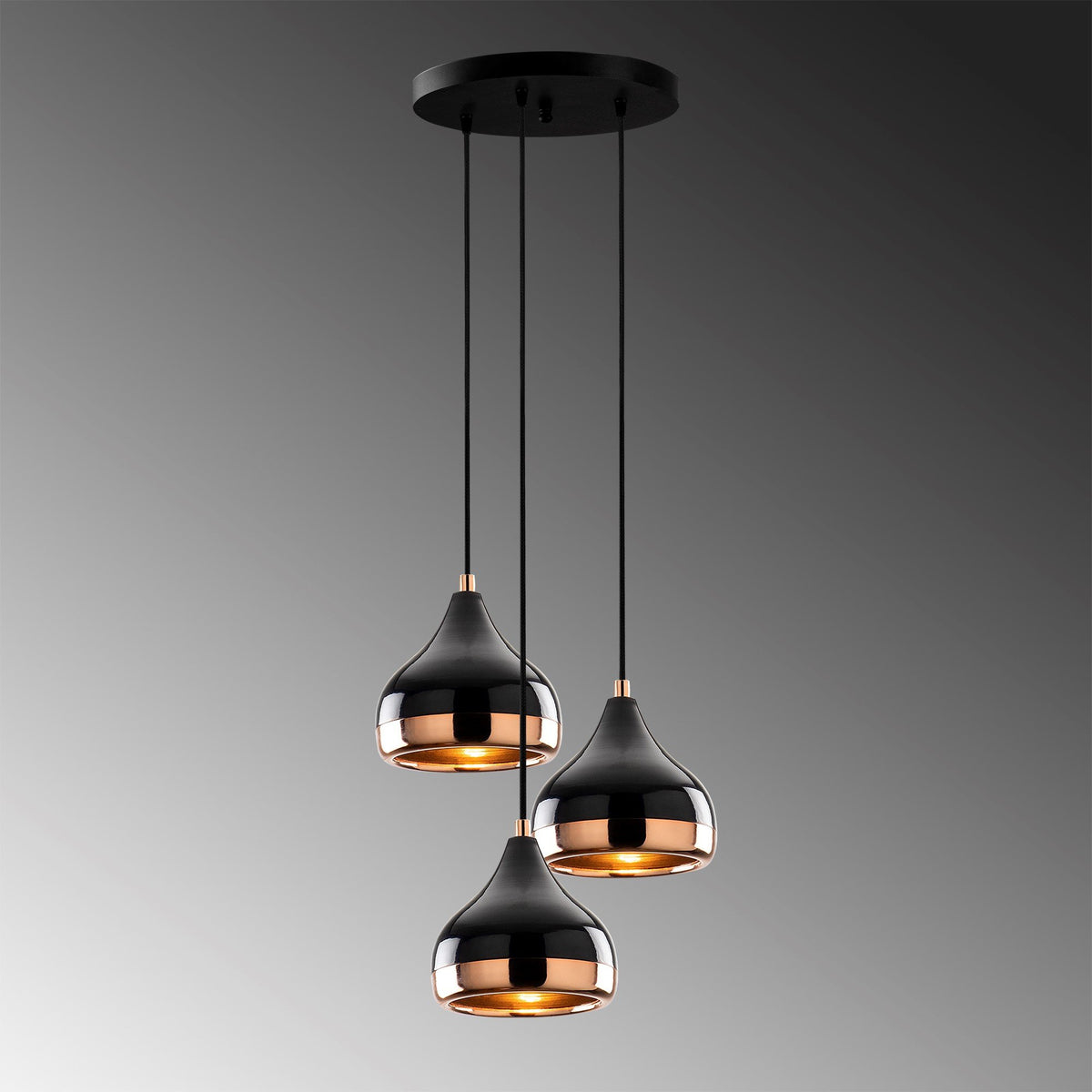 Yıldo Pendellampe - Schwarz
Kupfer in Schwarz / Kupfer präsentiert im Onlineshop von KAQTU Design AG. Pendelleuchte ist von Opviq