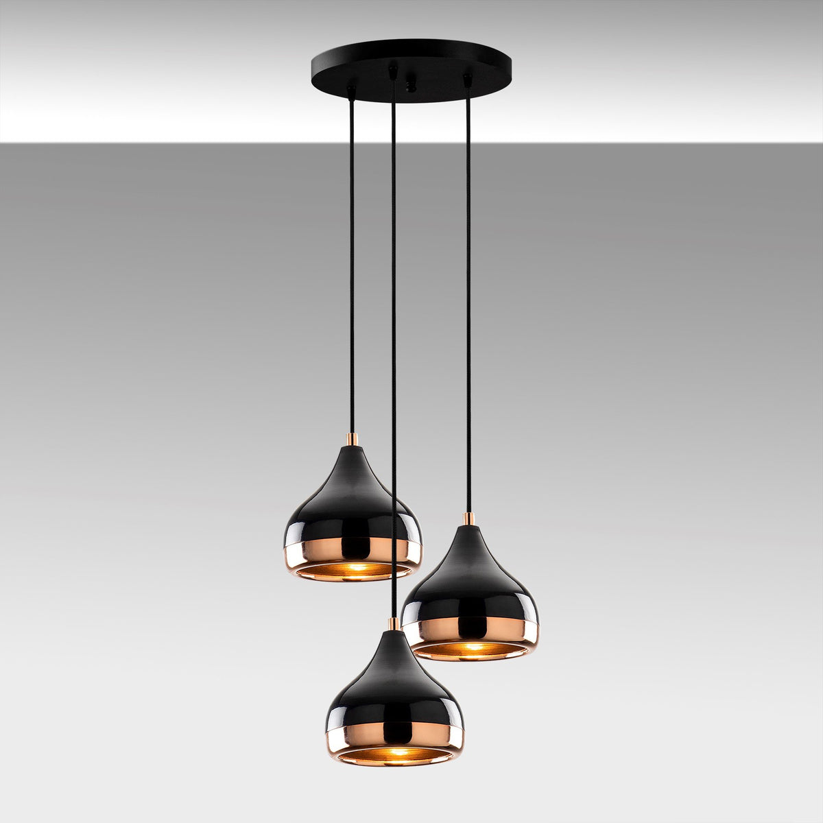 Yıldo Pendellampe - Schwarz
Kupfer in Schwarz
Kupfer präsentiert im Onlineshop von KAQTU Design AG. Pendelleuchte ist von Opviq