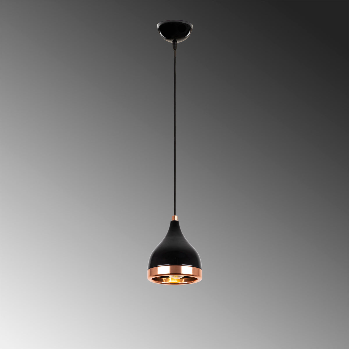 Yıldo Pendellampe - Schwarz
Kupfer in Schwarz / Kupfer präsentiert im Onlineshop von KAQTU Design AG. Pendelleuchte ist von Opviq