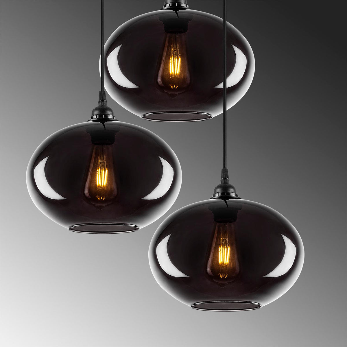 Smoked Pendellampe - Rauch in Rauch präsentiert im Onlineshop von KAQTU Design AG. Pendelleuchte ist von Opviq