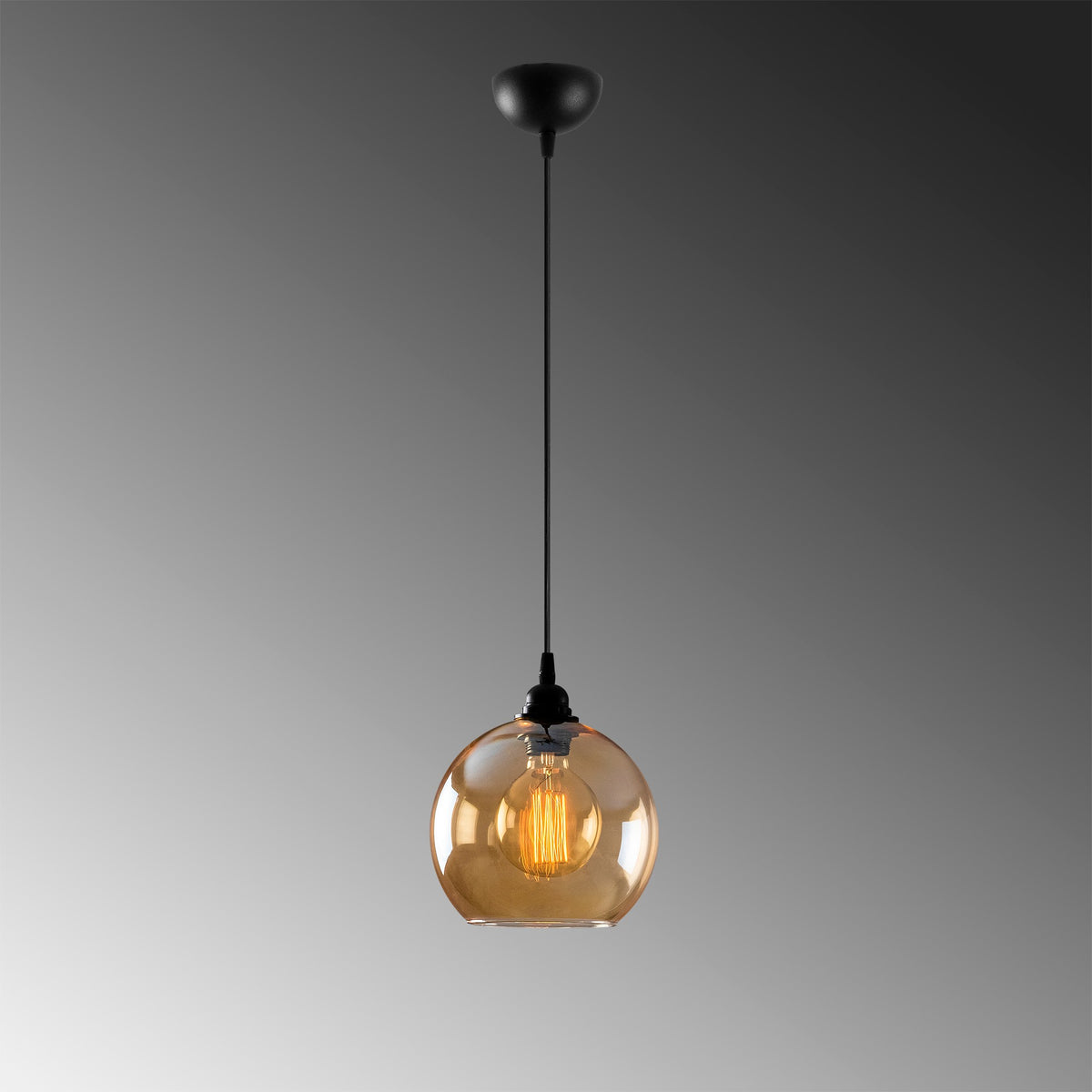 Gold Pendellampe - Gold
Schwarz in Gold
Schwarz präsentiert im Onlineshop von KAQTU Design AG. Pendelleuchte ist von Opviq