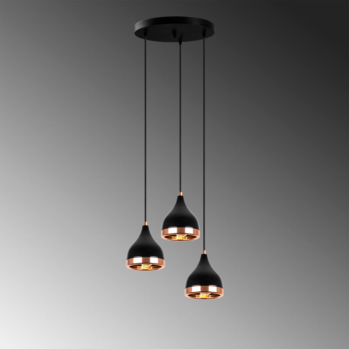 Yıldo Pendellampe - Schwarz
Kupfer in Schwarz
Kupfer präsentiert im Onlineshop von KAQTU Design AG. Pendelleuchte ist von Opviq