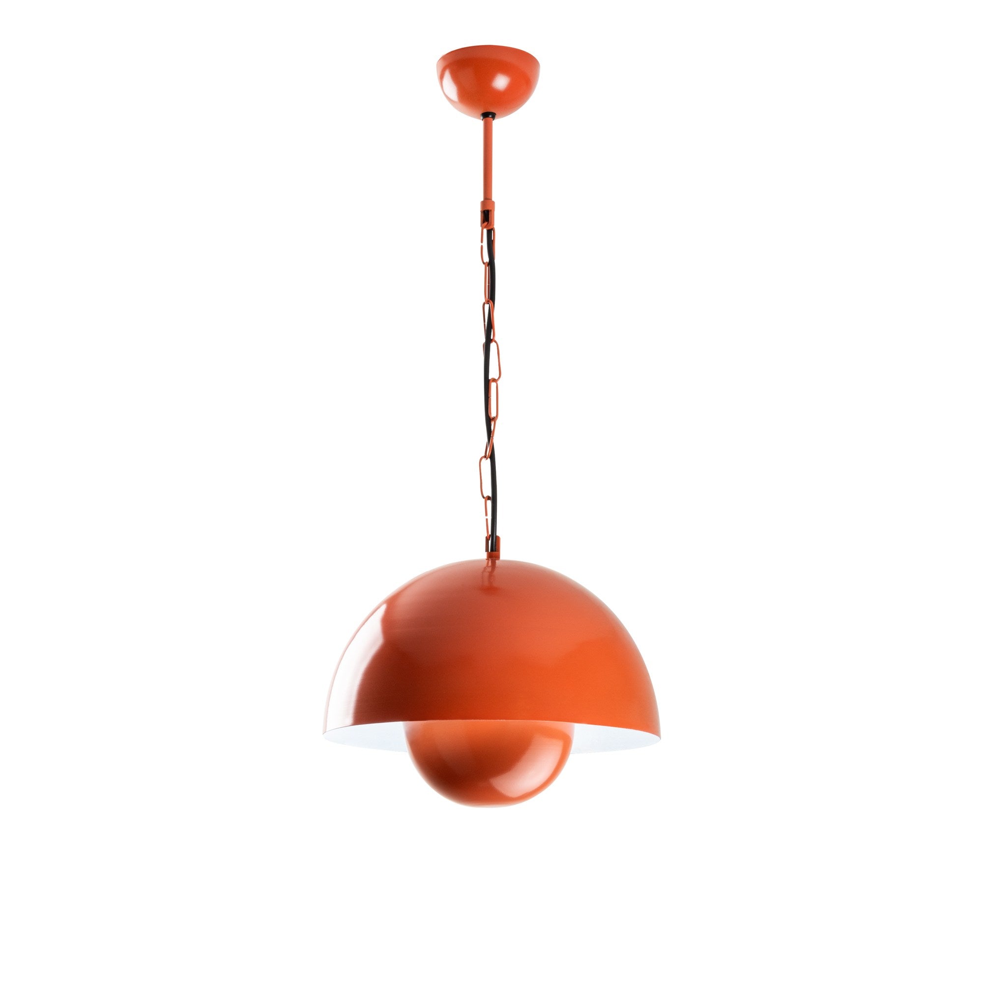 Erleben Sie die Kure 2676 Pendelleuchte in strahlendem Orange von Opviq – ein elegantes Designstück, das jeden Raum mit warmem Licht und Stil bereichert.