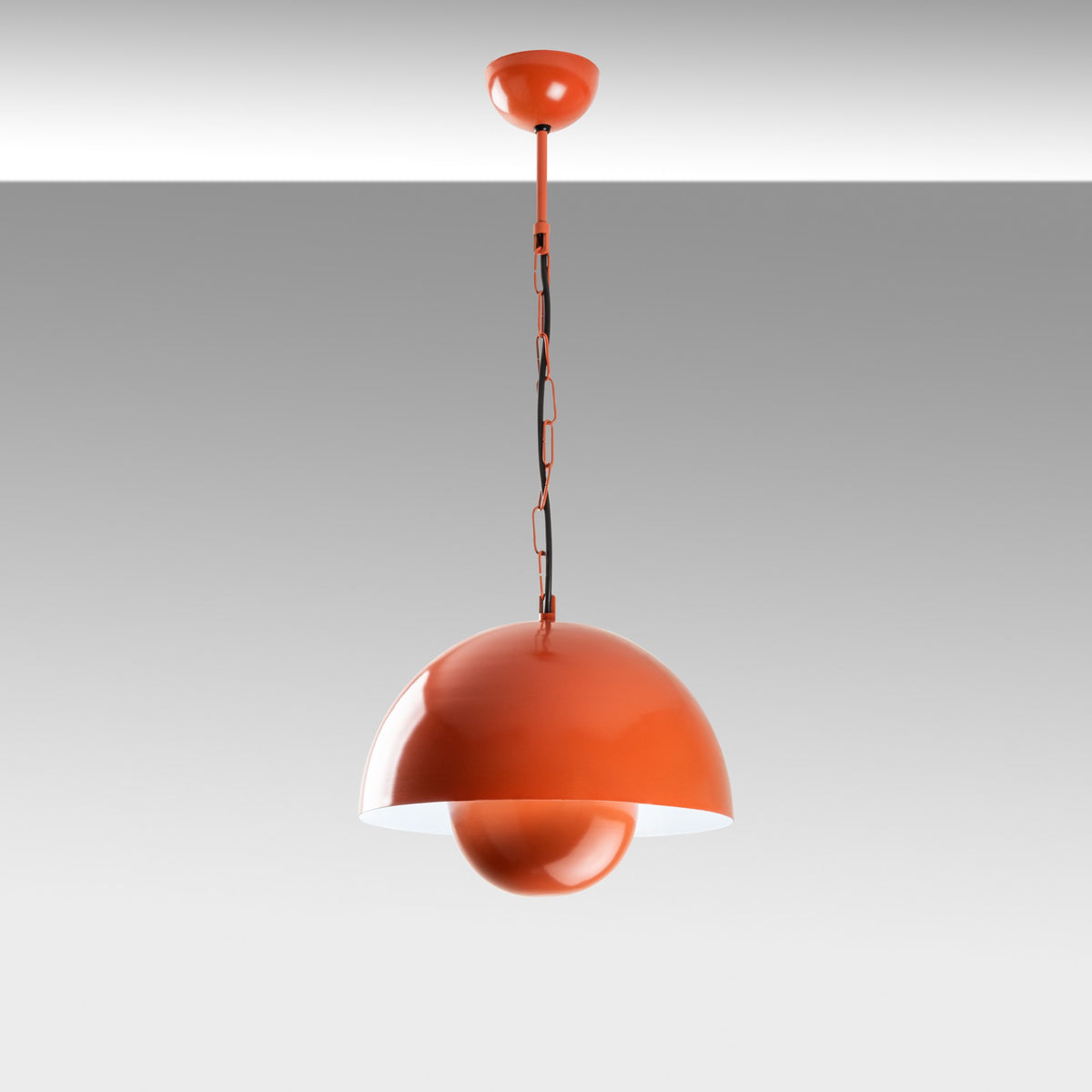 Kure 2676 Pendellampe - Orange in Orange präsentiert im Onlineshop von KAQTU Design AG. Pendelleuchte ist von Opviq