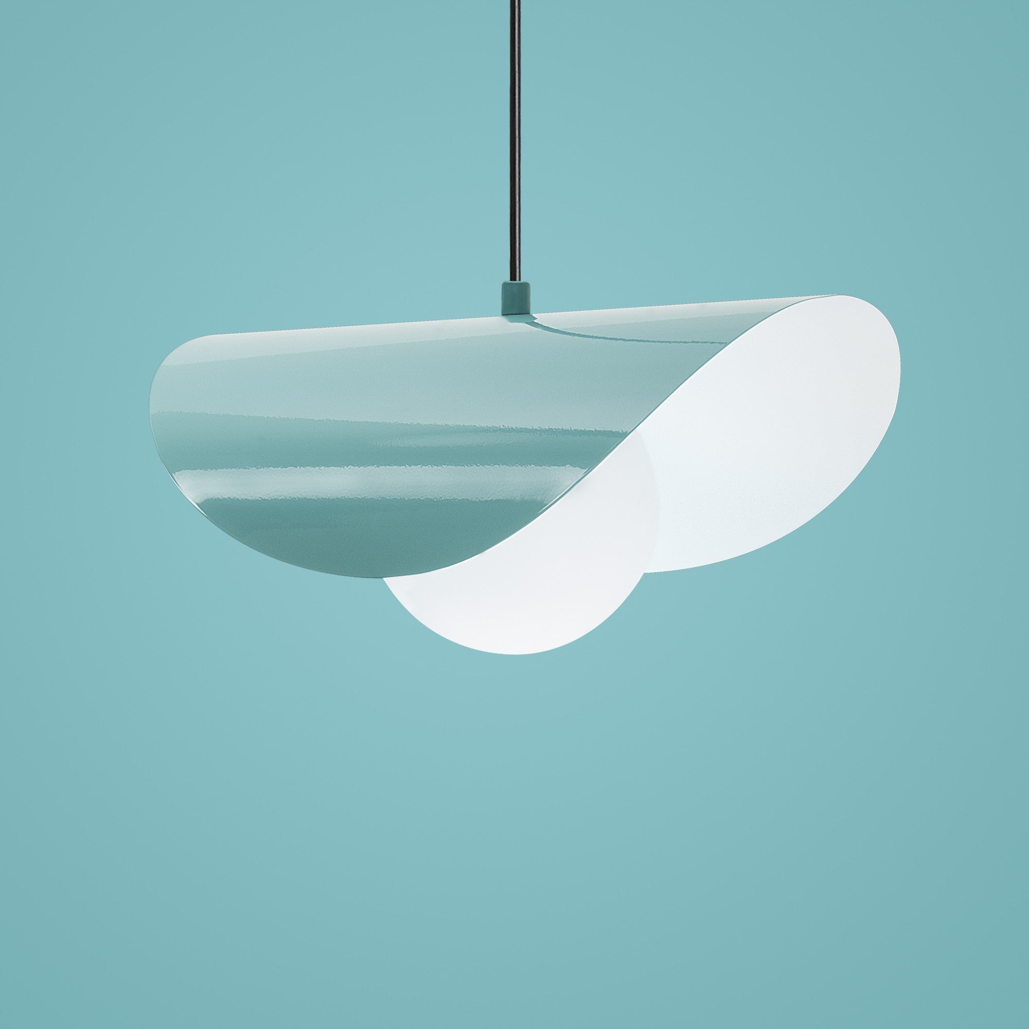 Entdecken Sie die Vatoz Pendelleuchte in Türkis von Opviq – ein faszinierendes Design, das jedem Raum einen Hauch von Luxus verleiht.