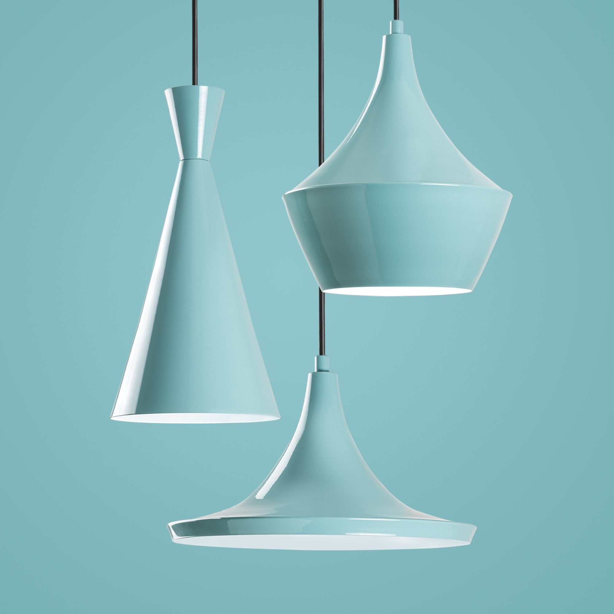Entdecken Sie die Tom Pendelleuchte in Türkis von Opviq – ein stilvolles Highlight, das jeden Raum mit seiner lebendigen Farbe und Eleganz bereichert.