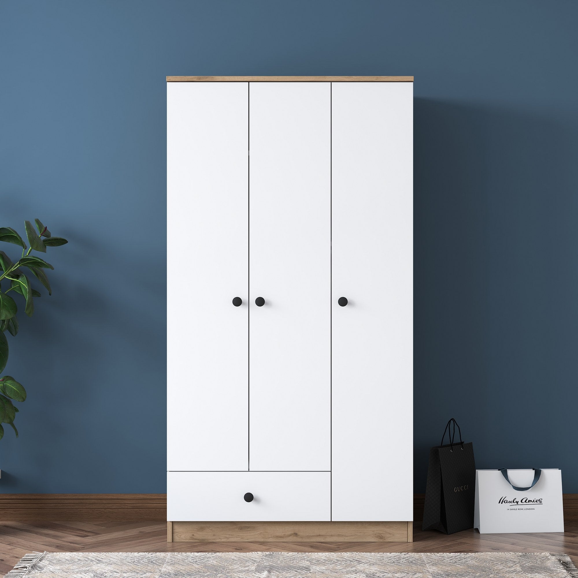 Gestalten Sie Ihr Schlafzimmer mit der eleganten BA117 Garderobe in Walnuss und Weiß von Hanah Home. Hochwertig, funktional und skandinavisch inspiriert.