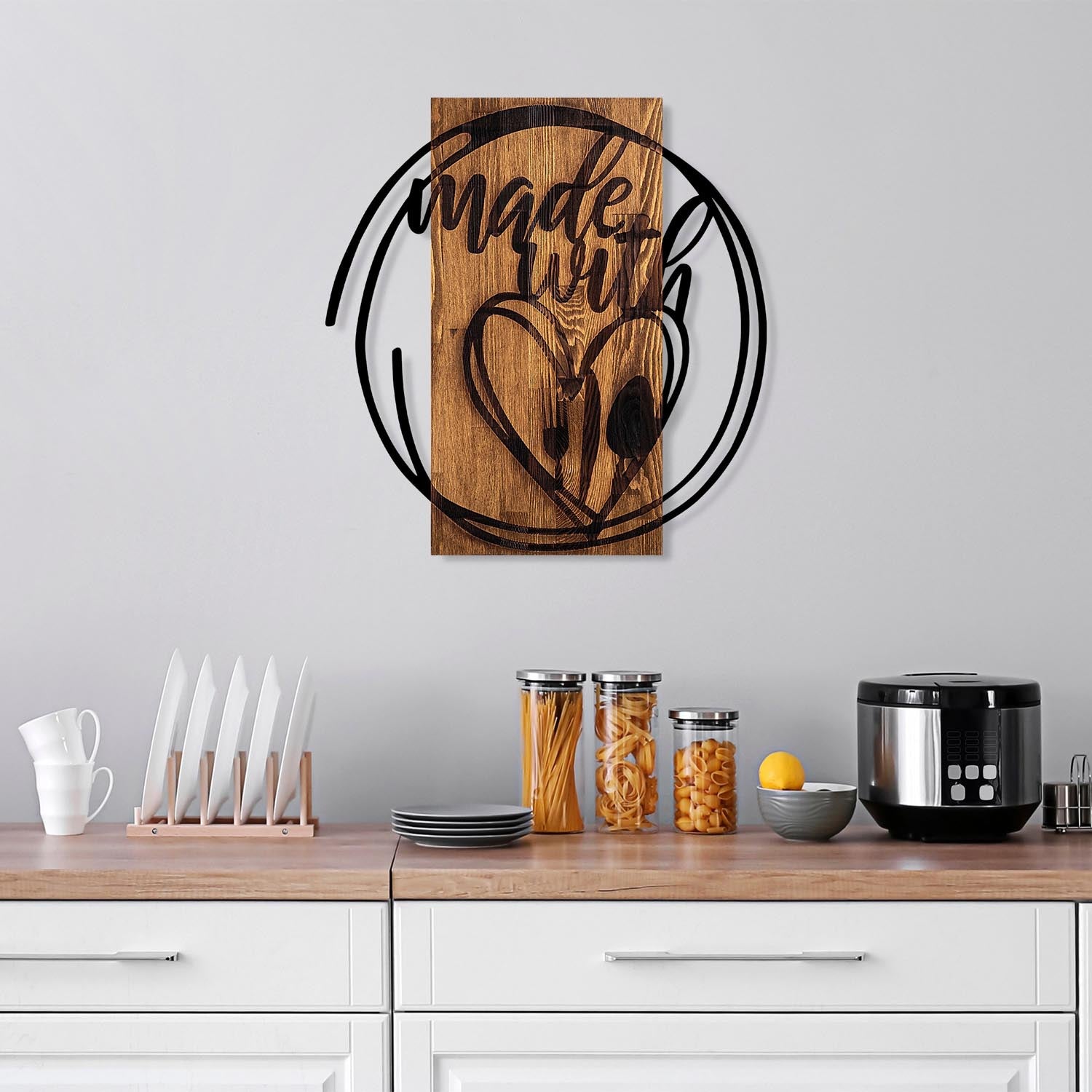 Gestalten Sie Ihr Zuhause mit der einzigartigen Made With Love Wanddeko in Walnuss Schwarz von Wallity. Ein stilvolles Holz-Accessoire für jeden Raum.