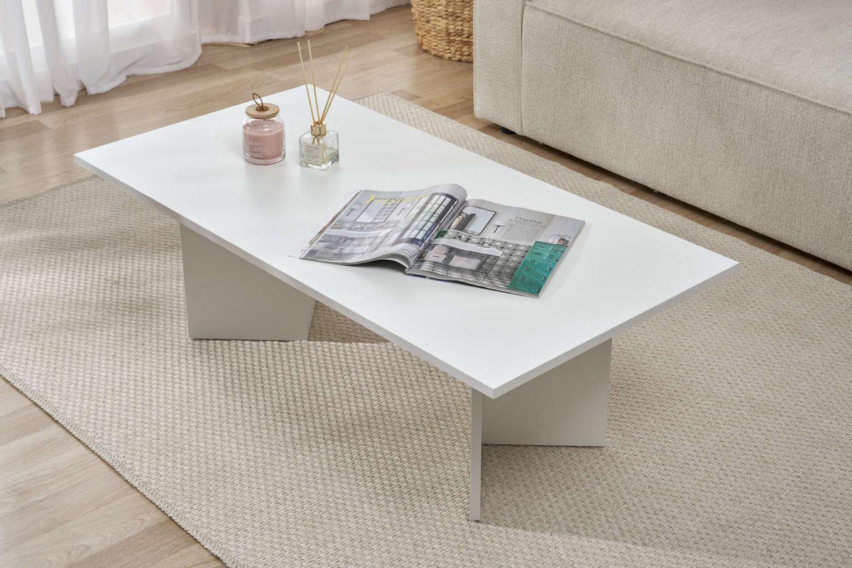 Sabin Sofatisch - Weiss in Weiss präsentiert im Onlineshop von KAQTU Design AG. Couchtisch ist von Nordure