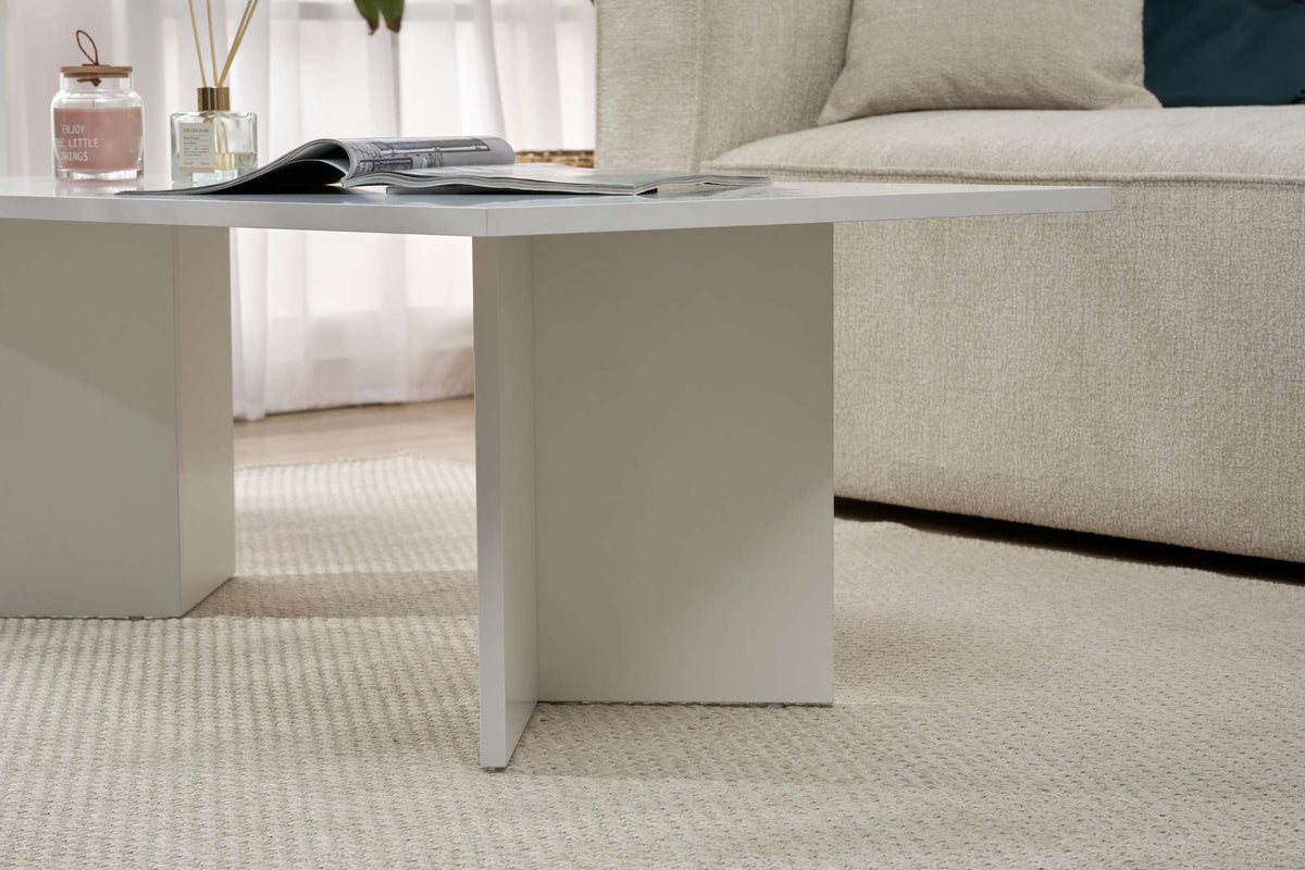 Sabin Sofatisch - Weiss in Weiss präsentiert im Onlineshop von KAQTU Design AG. Couchtisch ist von Nordure
