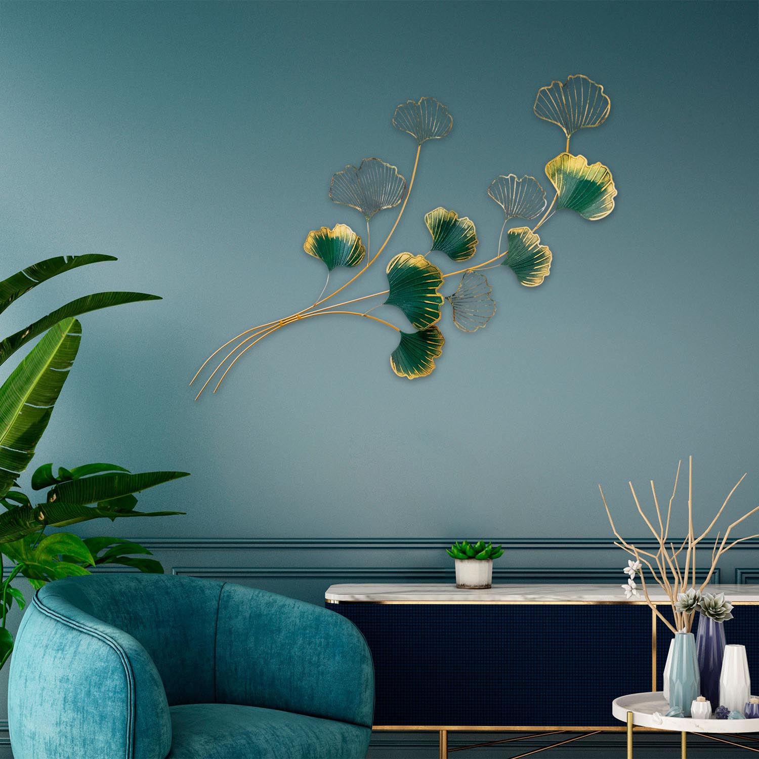 Gestalten Sie Ihre Wände neu mit der Yiwu Wanddeko von Wallity – ein einzigartiges, mehrfarbiges Metallaccessoire, das Eleganz und Kreativität vereint.