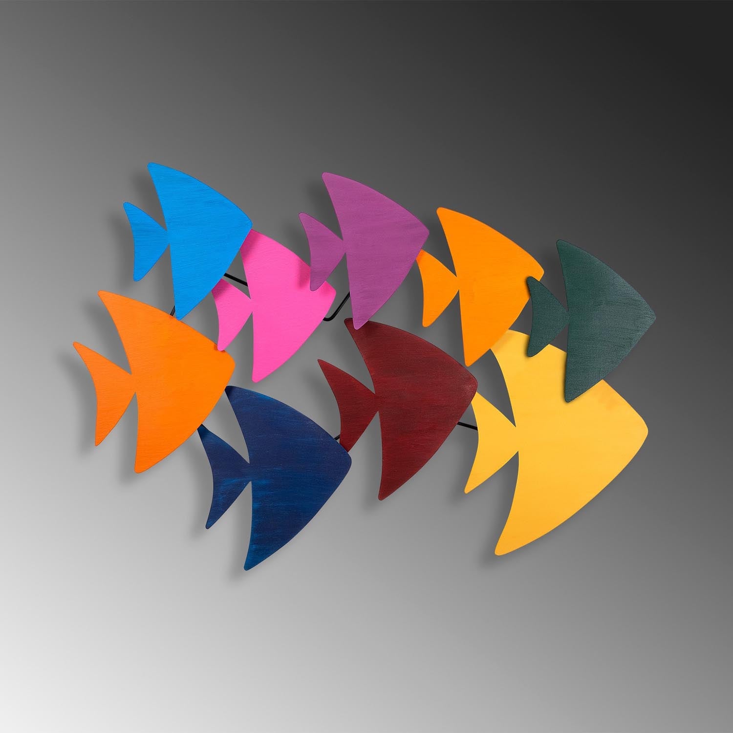 Entdecken Sie die Cırgısın Wanddeko von Wallity – ein handgemachtes, mehrfarbiges Metall-Wandaccessoire, das jeden Raum in ein Kunstwerk verwandelt!