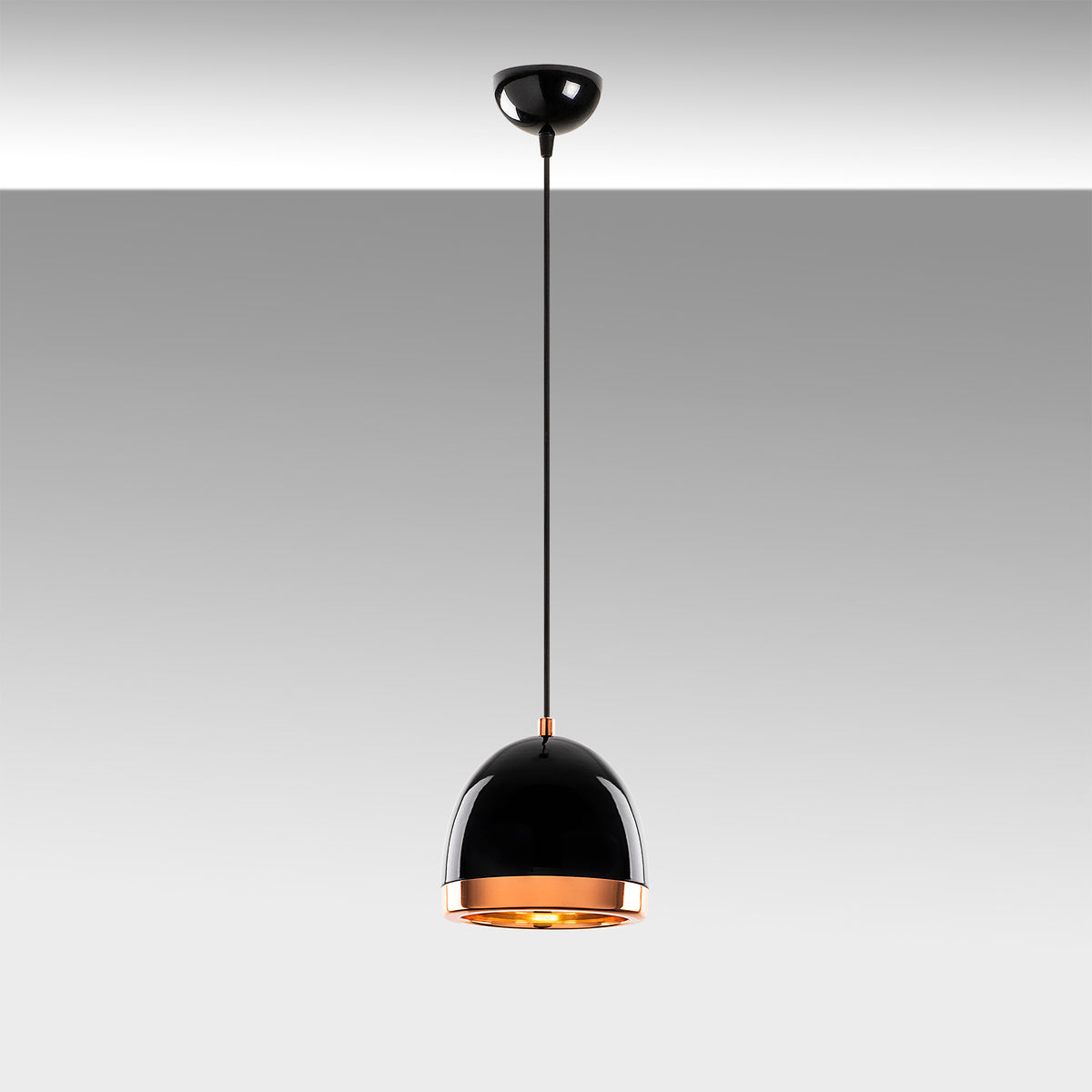 Mugo Pendellampe - Schwarz Gold in Schwarz Gold präsentiert im Onlineshop von KAQTU Design AG. Pendelleuchte ist von Opviq