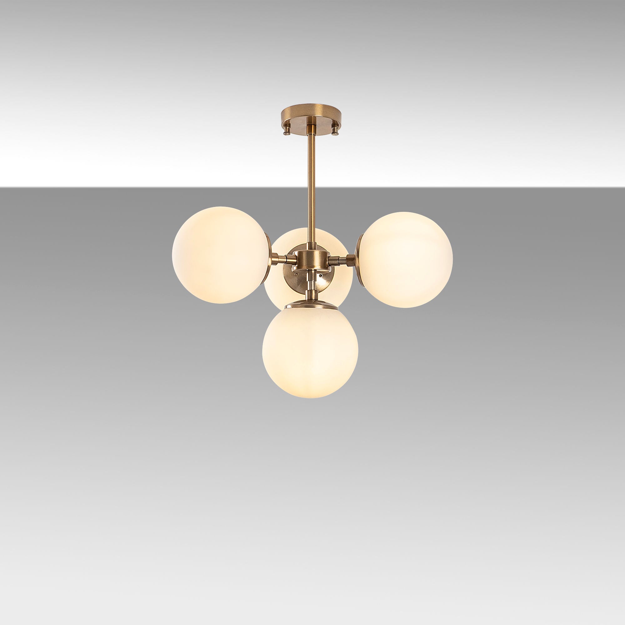 Entdecken Sie die Akkas Deckenleuchte von Opviq – ein elegantes Vintage-Design, das jeden Raum mit stilvollem Licht und Charme bereichert.