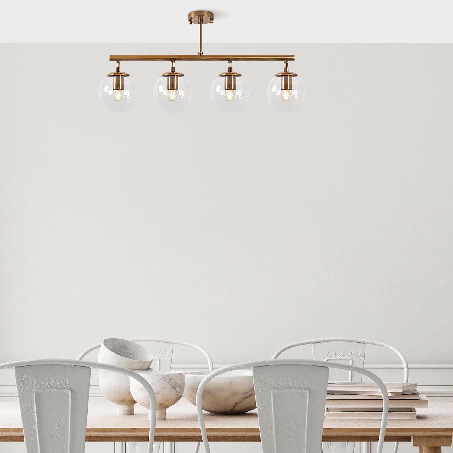 Erleben Sie die Fazli Deckenleuchte von Opviq – ein stilvoller Vintage-Kronleuchter, der Eleganz und Atmosphäre in Ihr Zuhause bringt.