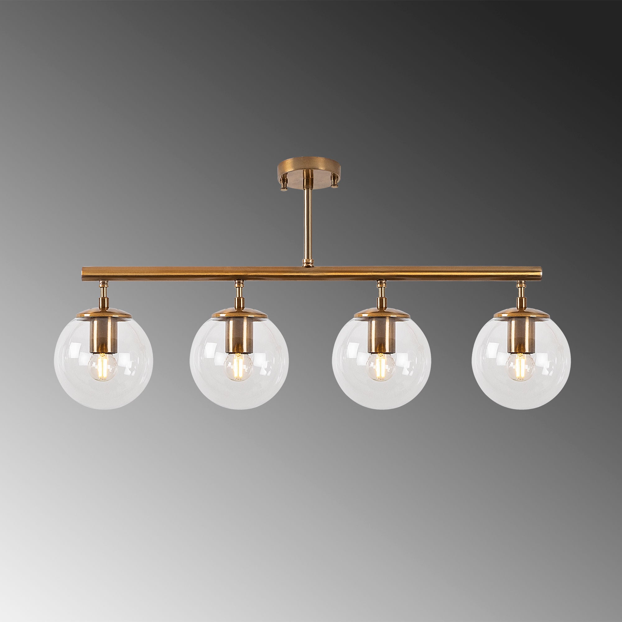 Verleihen Sie Ihrem Zuhause mit der Fazli Deckenleuchte von Opviq einen Hauch von Vintage-Charme und zeitloser Eleganz.