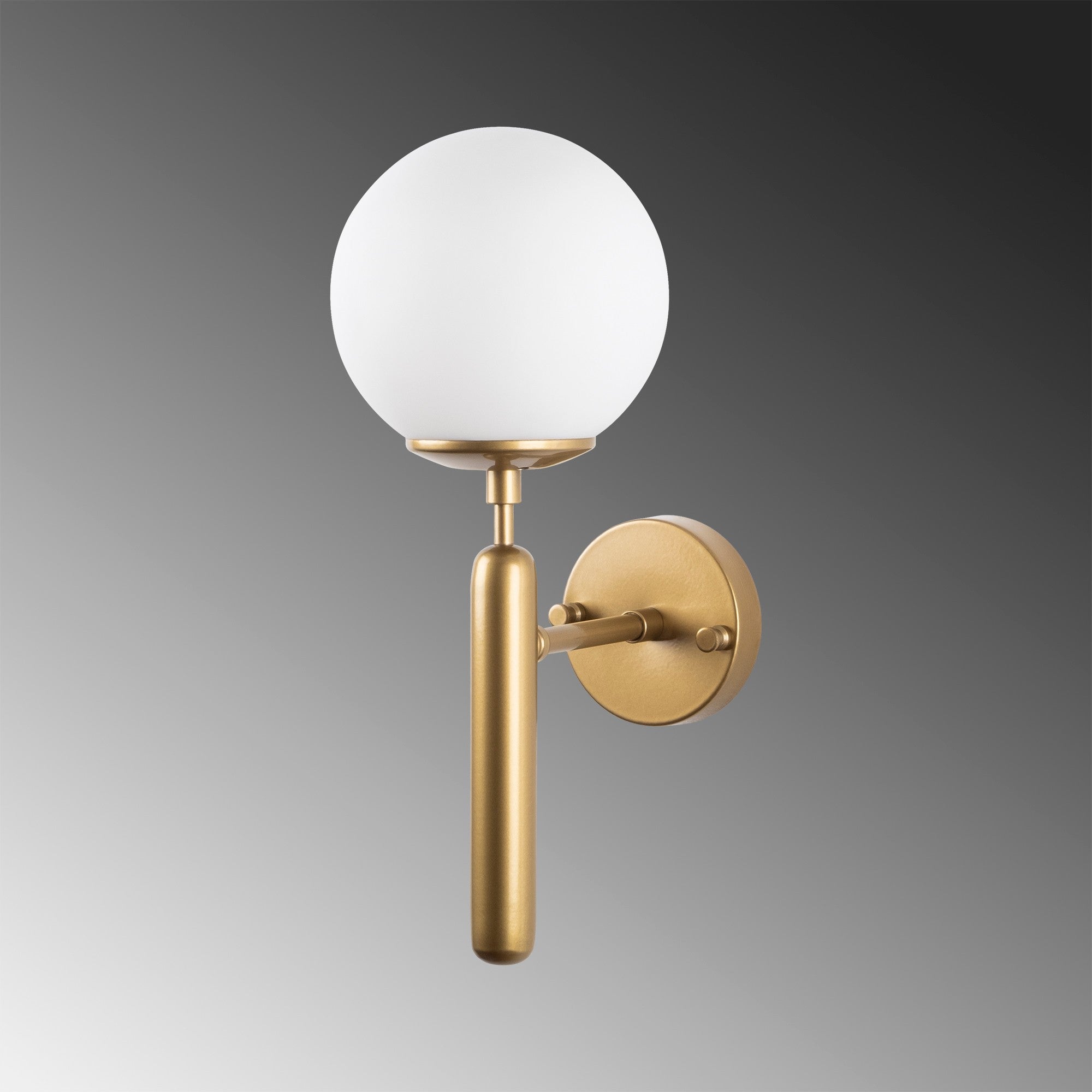 Entdecken Sie die King Wandleuchte in Gold von Opviq – ein elegantes Lichtobjekt, das jeden Raum mit seinem einzigartigen Design und warmem Glanz verzaubert.