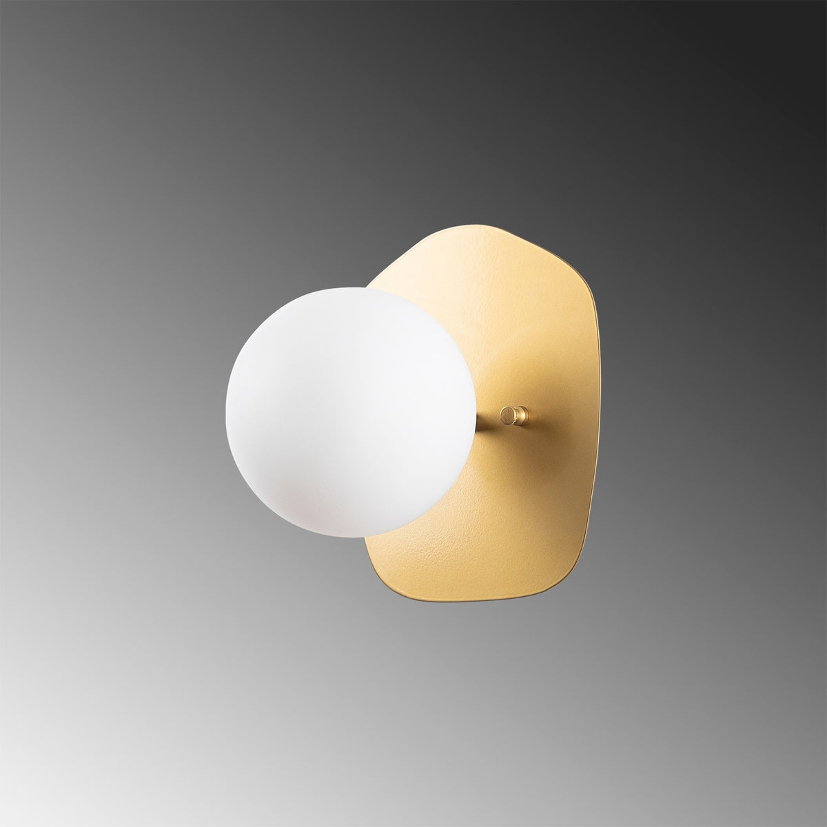 Well Wandleuchte - Gold in Gold präsentiert im Onlineshop von KAQTU Design AG. Wandleuchte ist von Opviq