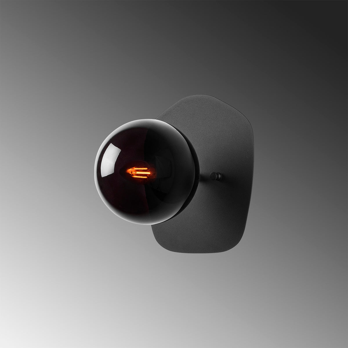 Well Wandleuchte - Schwarz in Schwarz präsentiert im Onlineshop von KAQTU Design AG. Wandleuchte ist von Opviq