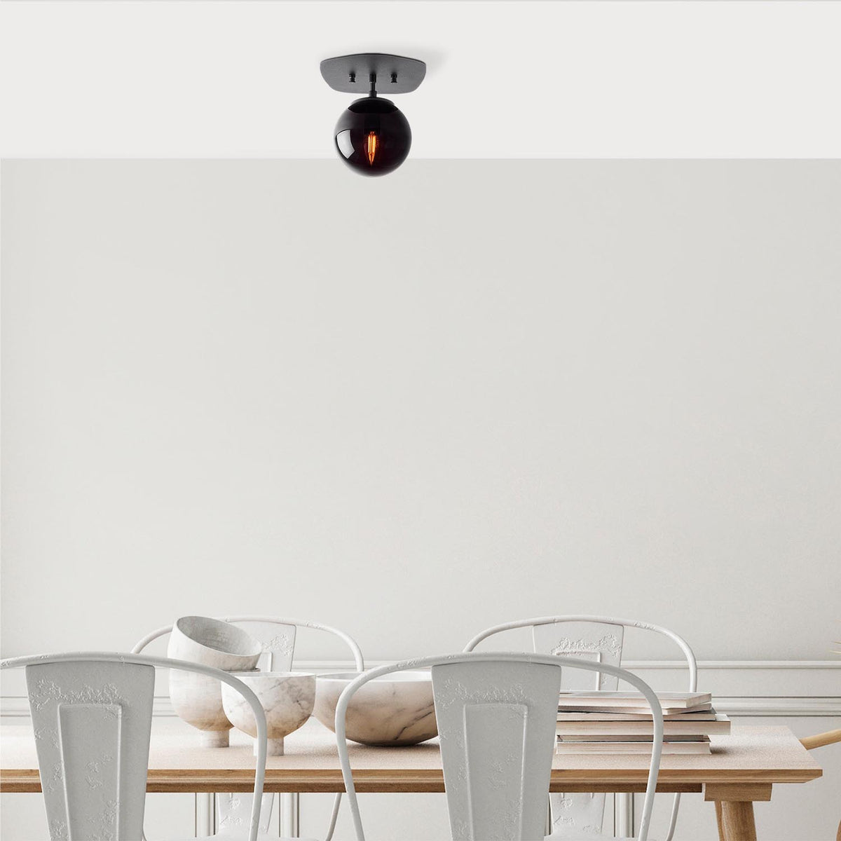 Well Deckenlampe - Schwarz in Schwarz präsentiert im Onlineshop von KAQTU Design AG. Deckenleuchte ist von Opviq