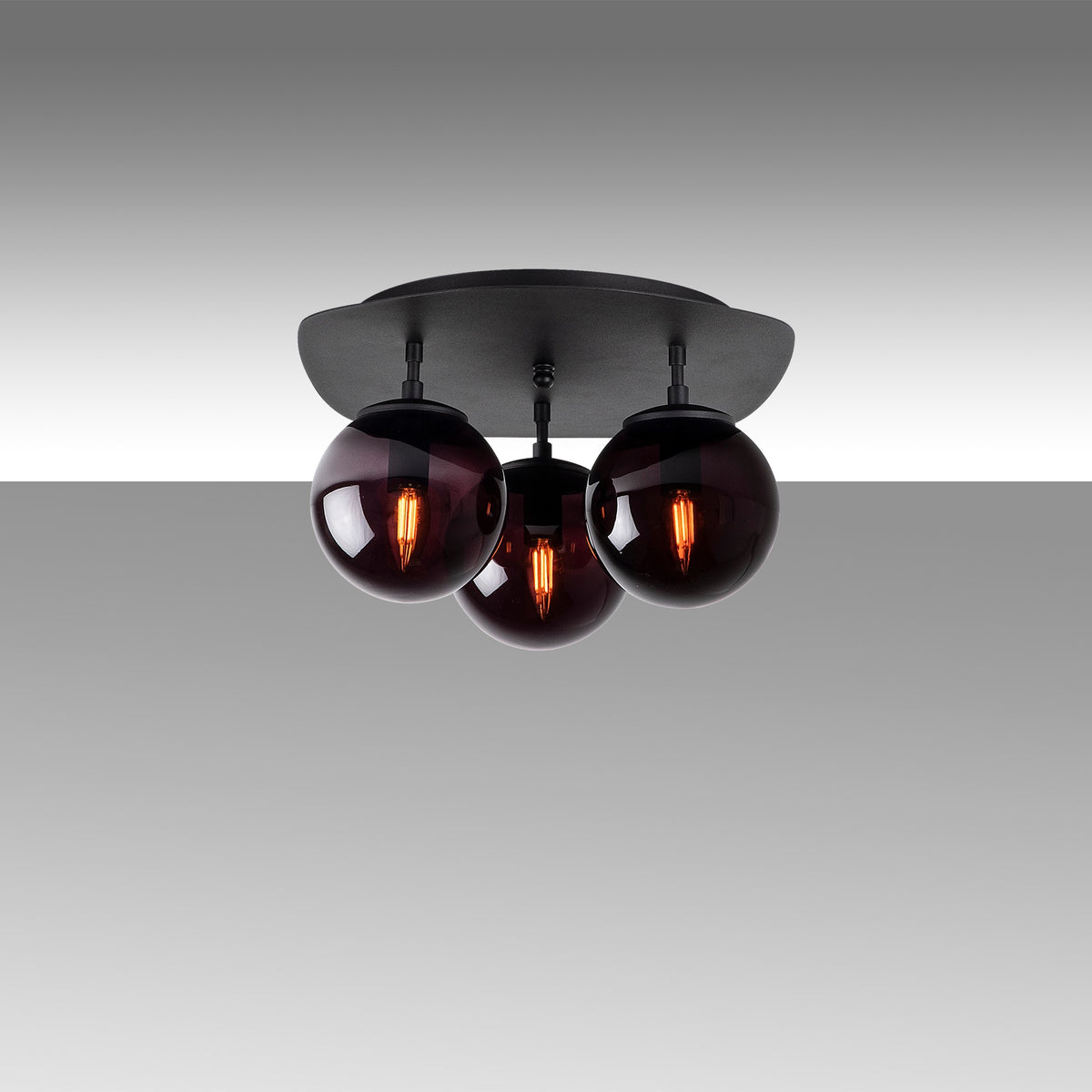 Well Deckenlampe - Schwarz in Schwarz präsentiert im Onlineshop von KAQTU Design AG. Deckenleuchte ist von Opviq