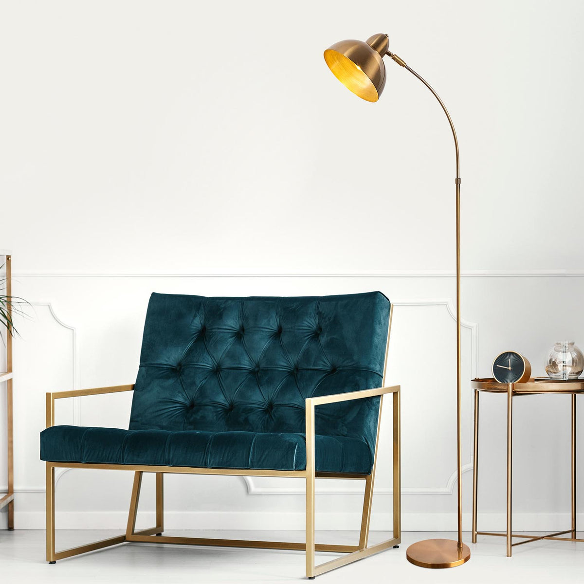 Varzan Stehleuchte - Vintage in Vintage präsentiert im Onlineshop von KAQTU Design AG. Stehleuchte ist von Opviq