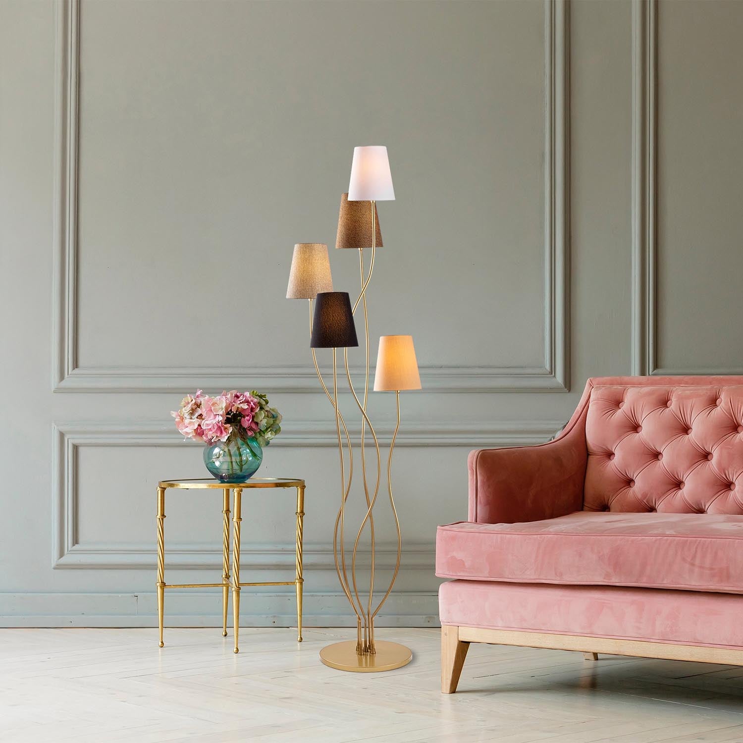 Entdecken Sie die Bonibon Stehleuchte von Opviq in Mehrfarbig – ein elegantes Design, das Licht und Stil harmonisch vereint. Ideal für jedes Zuhause!