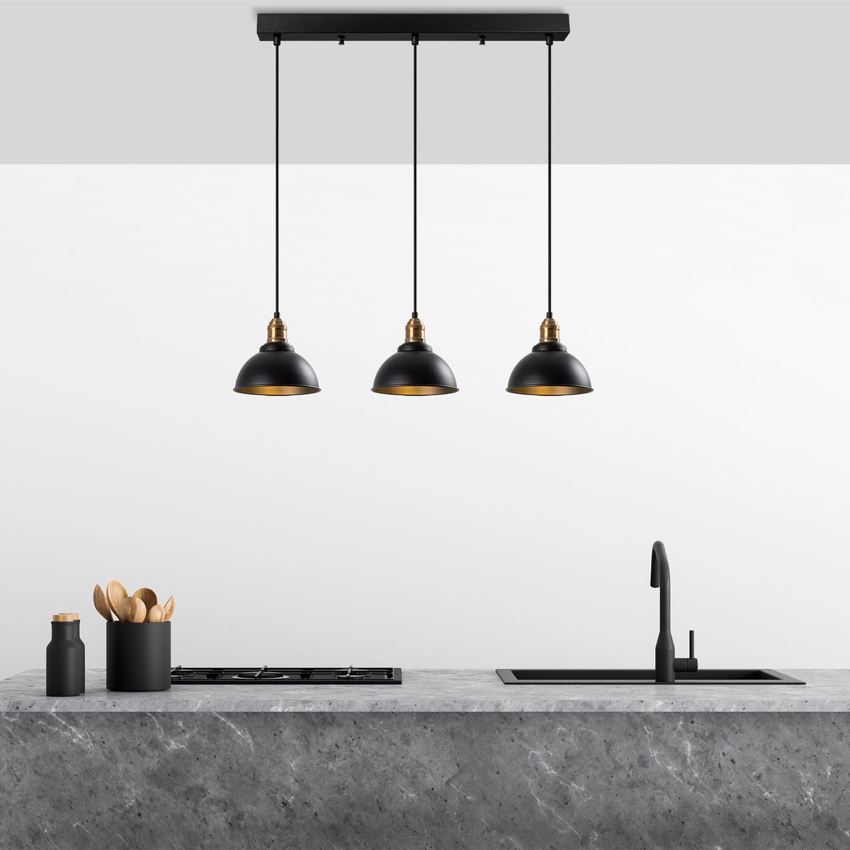 Varzan Pendellampe - Schwarz Antiquität in Schwarz Antiquität präsentiert im Onlineshop von KAQTU Design AG. Pendelleuchte ist von Opviq