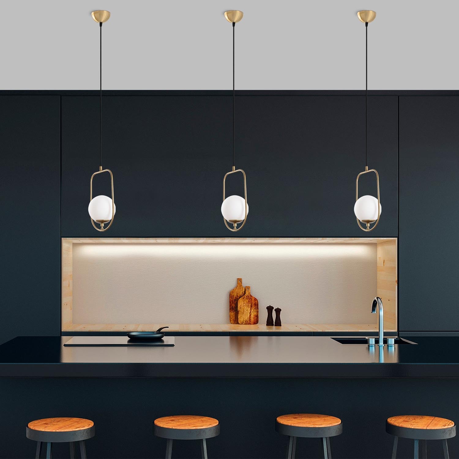 Erleben Sie die Skew Pendelleuchte von Opviq – ein goldener Blickfang, der Eleganz und Wärme in Ihr Zuhause bringt.