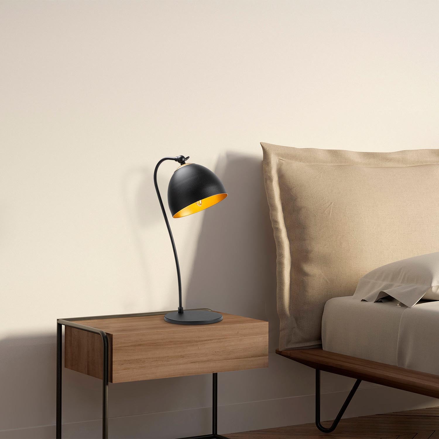 Acuka12295 Tischleuchte - Schwarz Gold in Schwarz Gold präsentiert im Onlineshop von KAQTU Design AG. Tischleuchte ist von Opviq