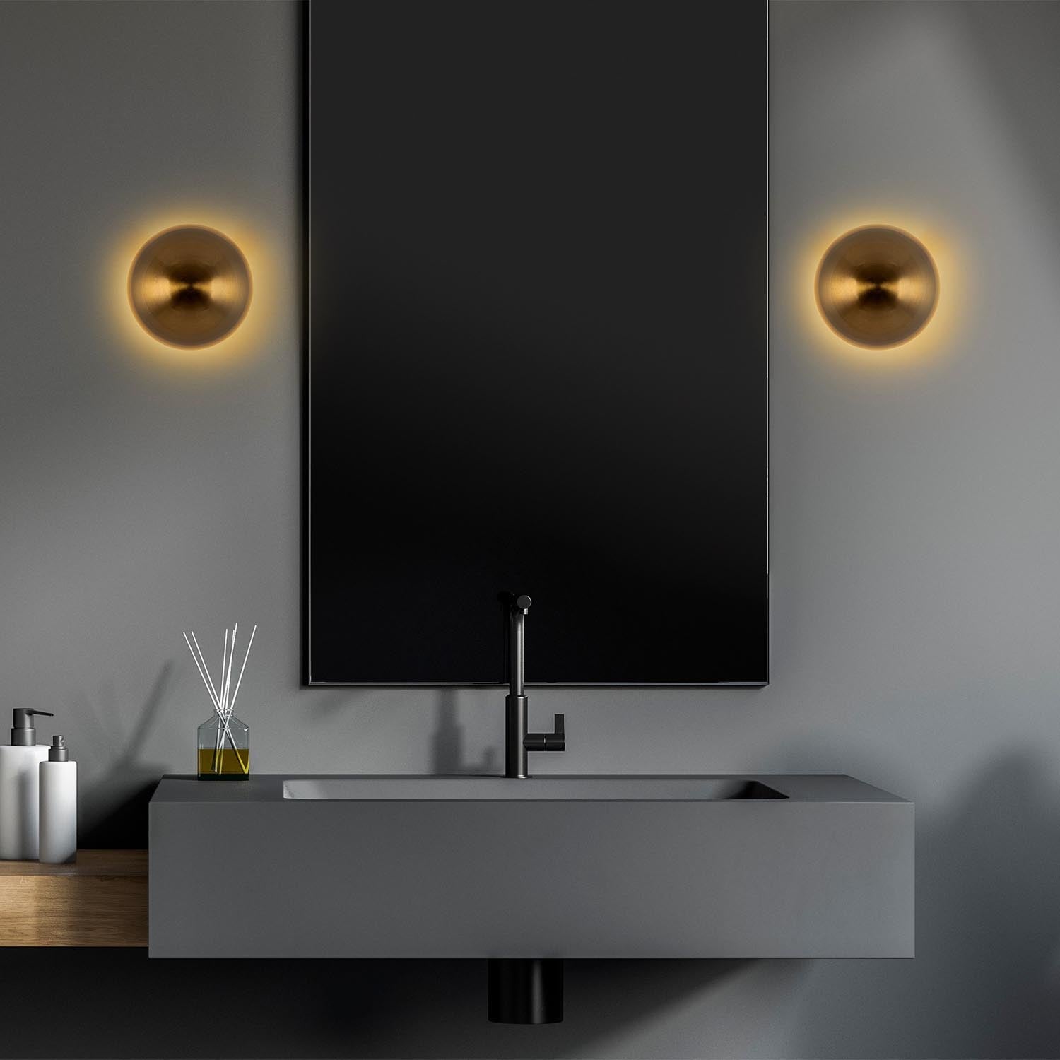 Entdecken Sie die elegante Fungal Wandleuchte von Opviq in Gold. Perfekt für stilvolle Akzente in jedem Raum!