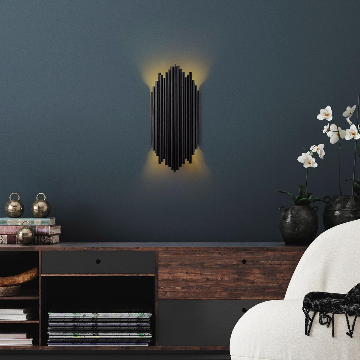 Kara Wandleuchte - Schwarz in Schwarz präsentiert im Onlineshop von KAQTU Design AG. Wandleuchte ist von Opviq