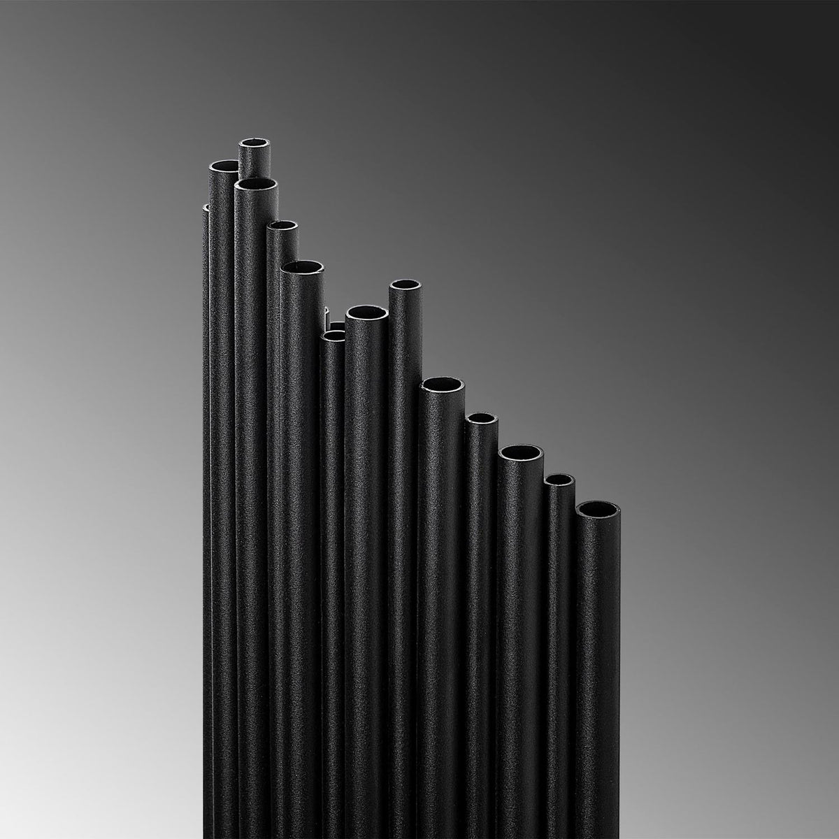 Kara Wandleuchte - Schwarz in Schwarz präsentiert im Onlineshop von KAQTU Design AG. Wandleuchte ist von Opviq