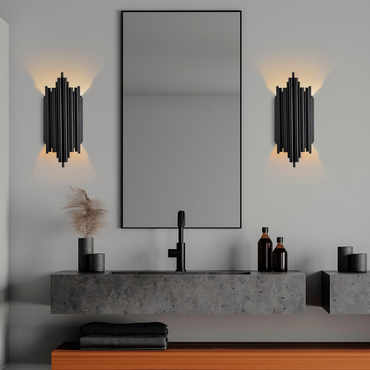Reis Wandleuchte - Schwarz in Schwarz präsentiert im Onlineshop von KAQTU Design AG. Wandleuchte ist von Opviq