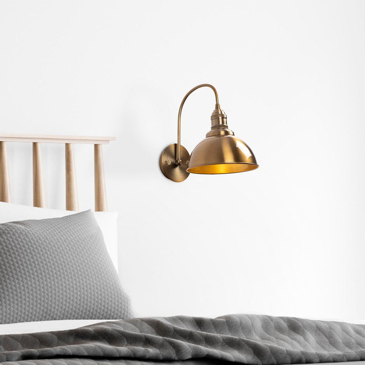 Varzan Wandleuchte - Vintage in Vintage präsentiert im Onlineshop von KAQTU Design AG. Wandleuchte ist von Opviq