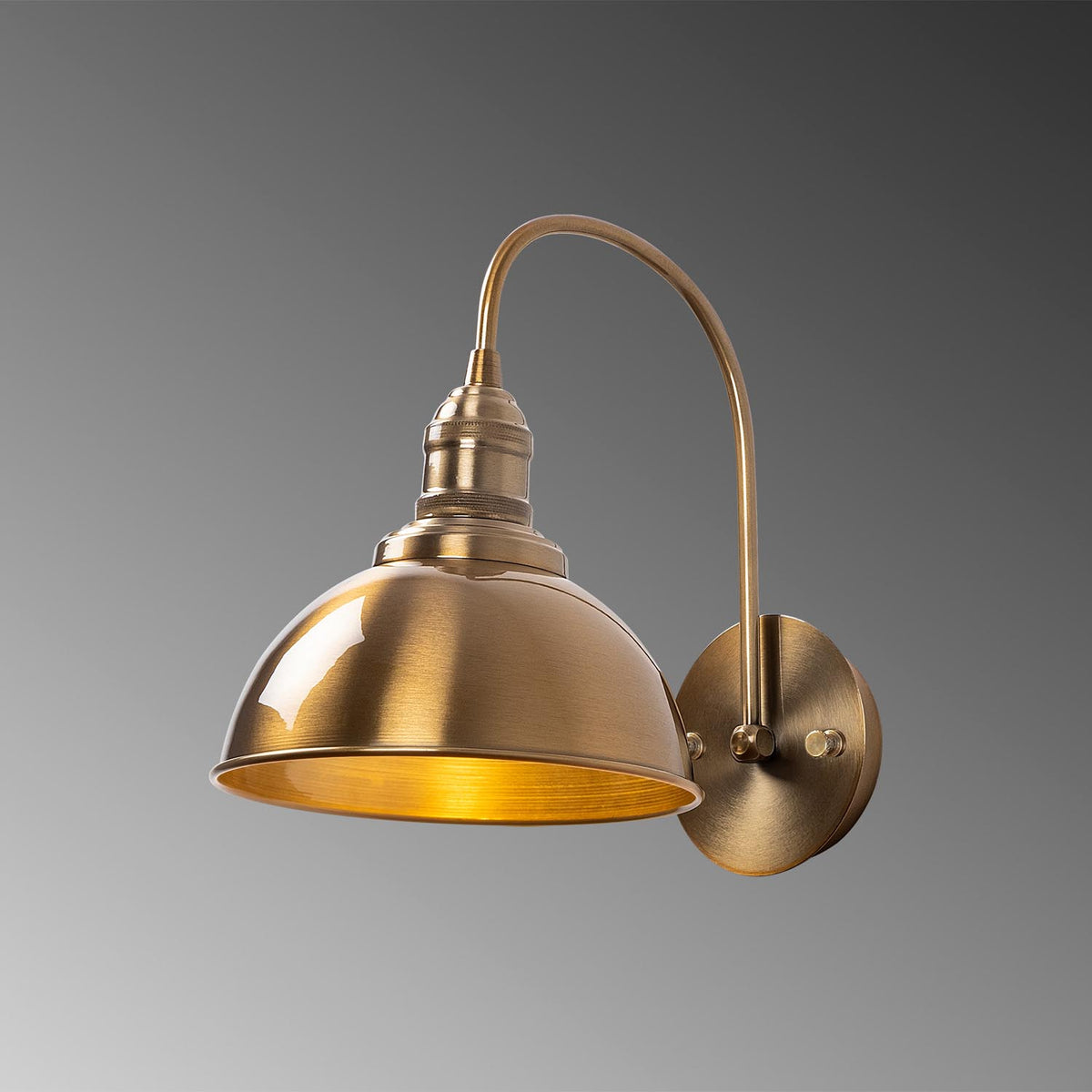 Varzan Wandleuchte - Vintage in Vintage präsentiert im Onlineshop von KAQTU Design AG. Wandleuchte ist von Opviq