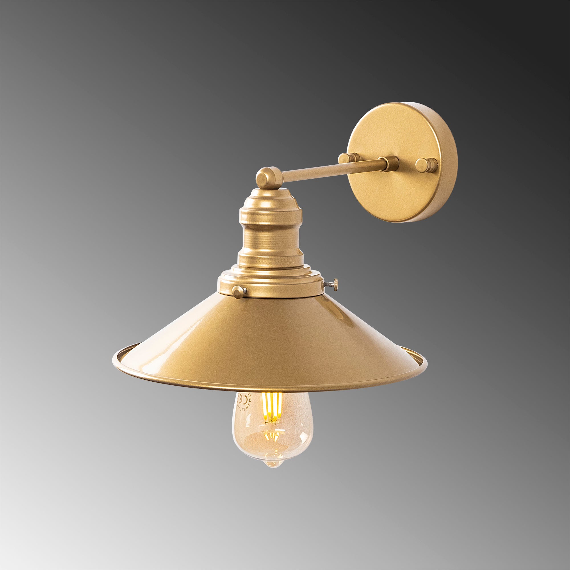 Elegante Conical Wandleuchte in Gold von Opviq: Verleihen Sie Ihrem Raum mit dieser stilvollen Lampe einen Hauch von Luxus und Gemütlichkeit.