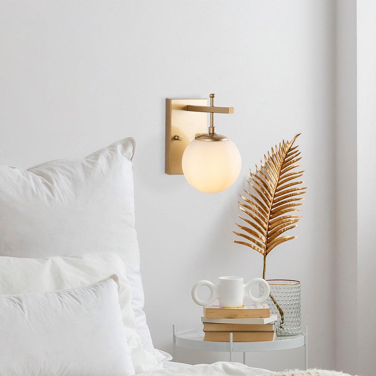Zahar Wandleuchte - Gold in Gold präsentiert im Onlineshop von KAQTU Design AG. Wandleuchte ist von Opviq