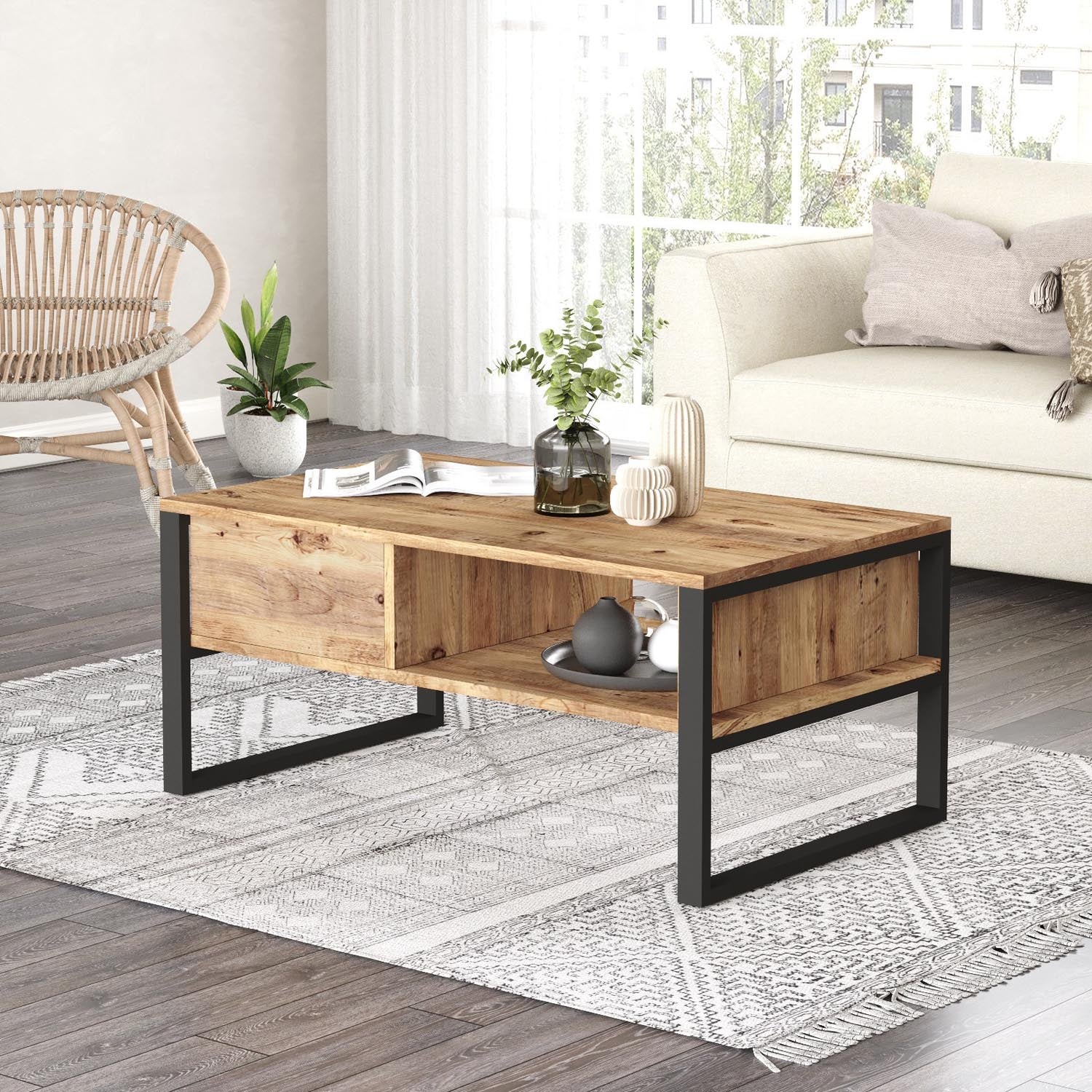 Stylischer Ml34 Sofatisch aus Atlantischer Kiefer von Hanah Home. Robuste Bauweise, harmonisches Design und rustikaler Charme für Ihr Zuhause.