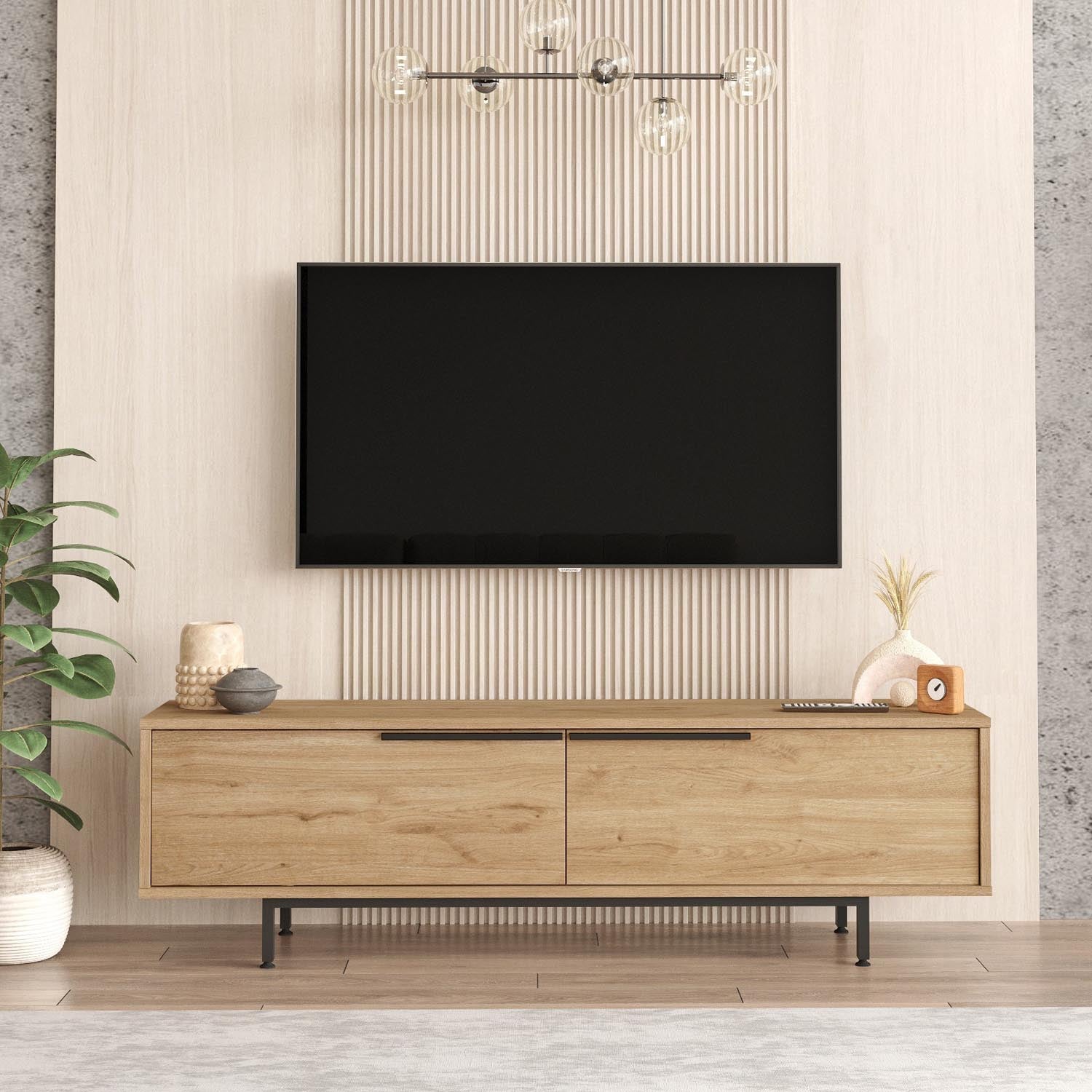 Gestalten Sie Ihr Wohnzimmer neu mit dem eleganten On1 Sideboard in Walnuss von Hanah Home – die perfekte Kombination aus Funktionalität und zeitgemäßem Design.