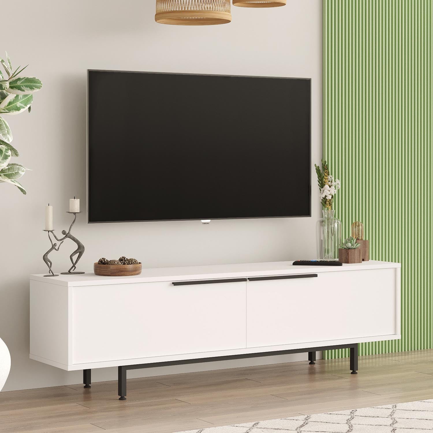 Verleihen Sie Ihrem Wohnraum mit dem On1 Sideboard in Weiß von Hanah Home einen Hauch von Eleganz und praktischer Funktionalität.