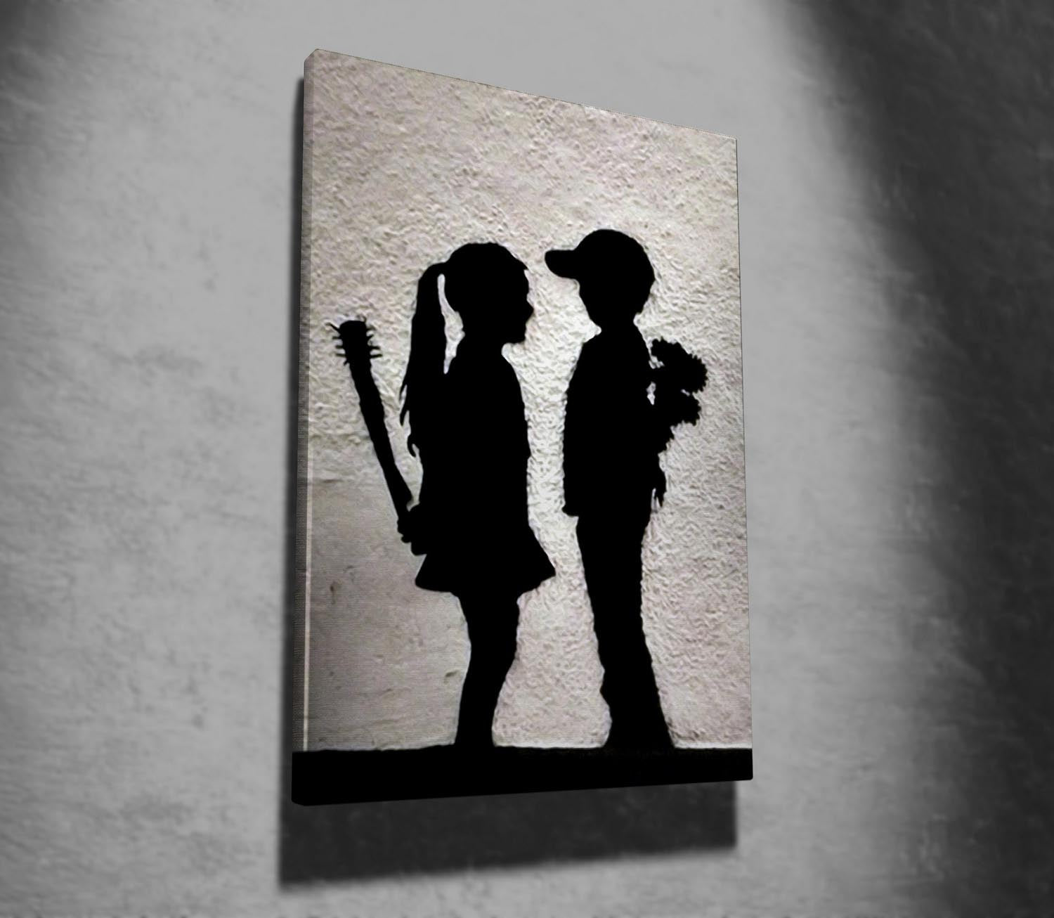 Verleihen Sie Ihrem Raum mit dem gerahmten Bild WY61 (50 x 70) von Wallity einen Hauch von Banksys einzigartiger Kreativität. Ein Must-Have!